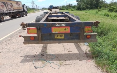 OW treedt op tegen illegaal geparkeerde containers en trekkers