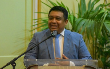 Minister Jubithana: “ SLM beschikt nog niet over een nieuwe directeur”
