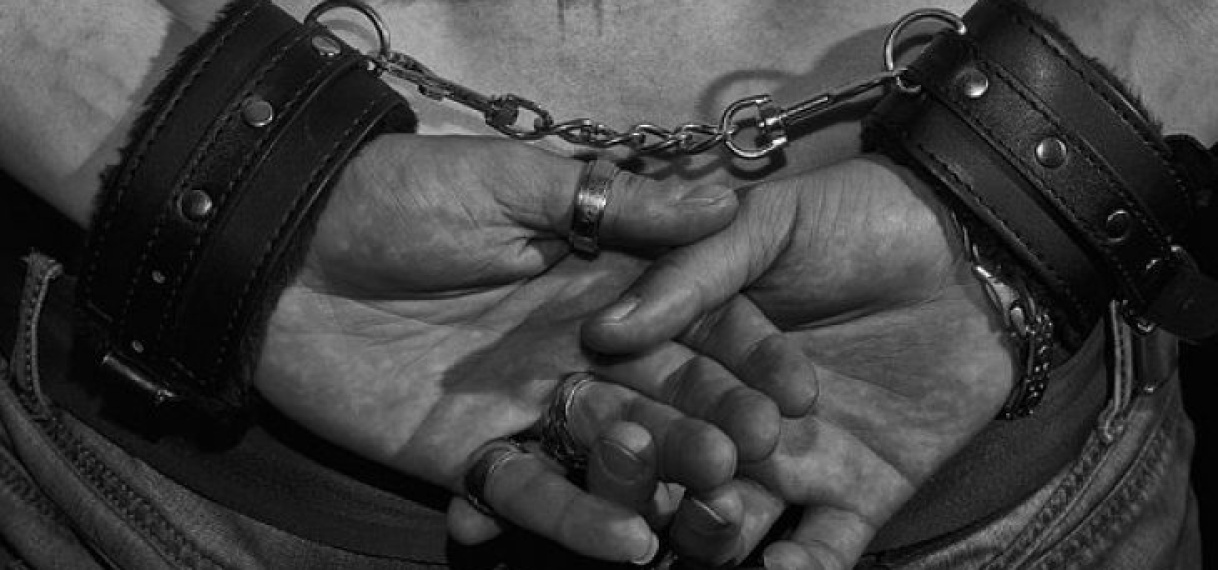 Politie Klaaskreek houdt verdachte aan, kompaan voortvluchtig