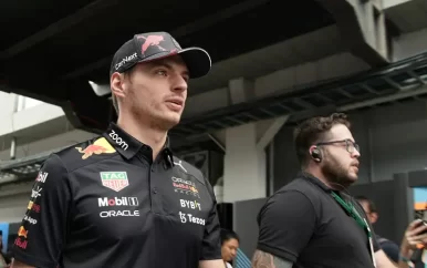 Red Bull verdedigt bedreigde Verstappen na tumultueus verlopen GP Brazilië