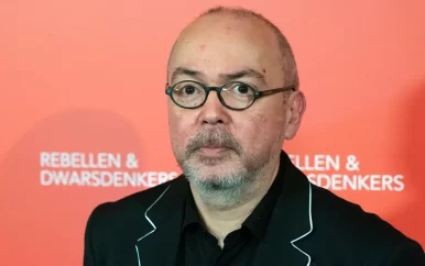 NPO-directeur Frans Klein legt tijdelijk werk neer in afwachting onderzoek DWDD