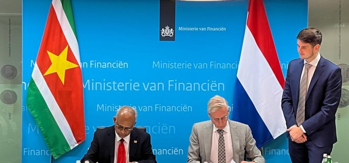 Suriname en Nederland ondertekenen overeenkomst schuldherschikking Paris Club