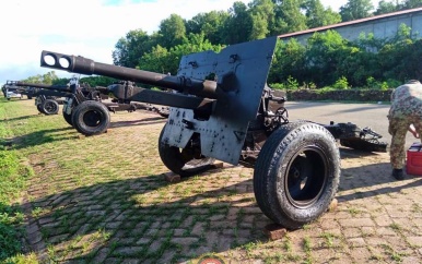 Nationaal Leger zet 25 pounders na 26 jaren weer in voor saluutschoten