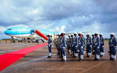 President Santokhi met first lady en ministers naar Klimaattop in Egypte
