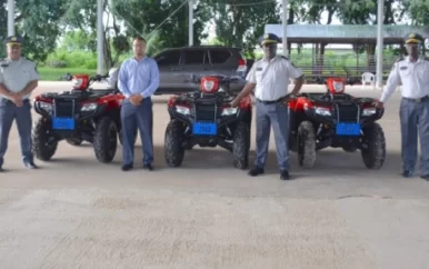Drie ATV’s voor politiediensten Nickerie, Marowijne en Brokopondo