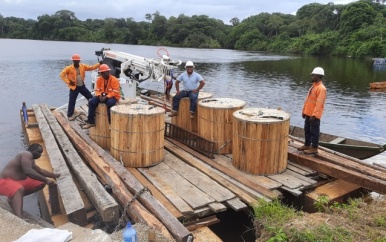 Geen elektriciteit en watervoorziening in het Boven-Suriname gebied