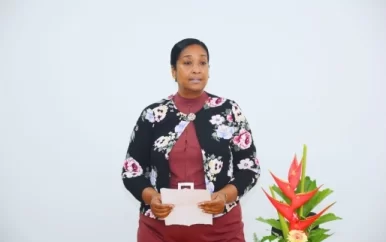 MinOWC benoemt Eudrice Madhar tot directeur SNTA