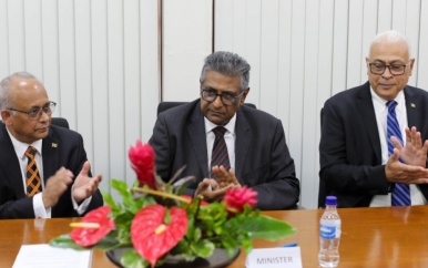 Stanley Raghoebarsing beëdigd als minister Financiën en Planning