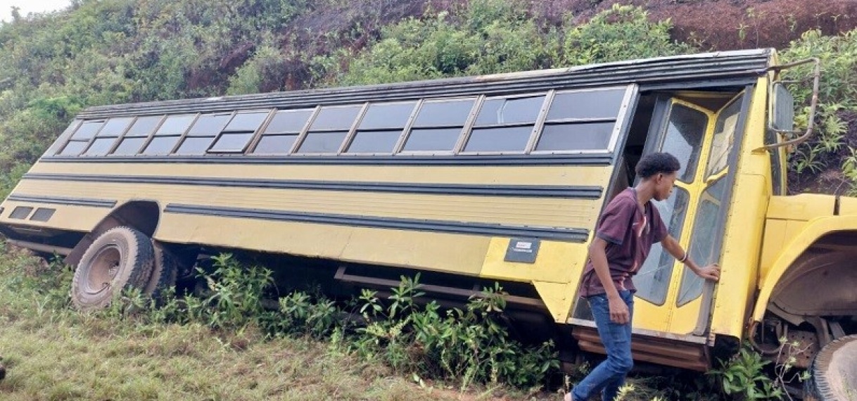 MinOWC doet melding over incident schoolbus te Brokopondo