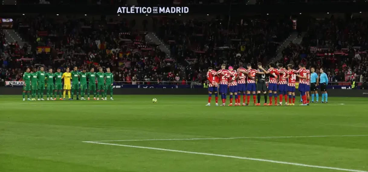 Atlético Madrid pakt na eerbetoon aan Pelé langverwachte zege in La Liga