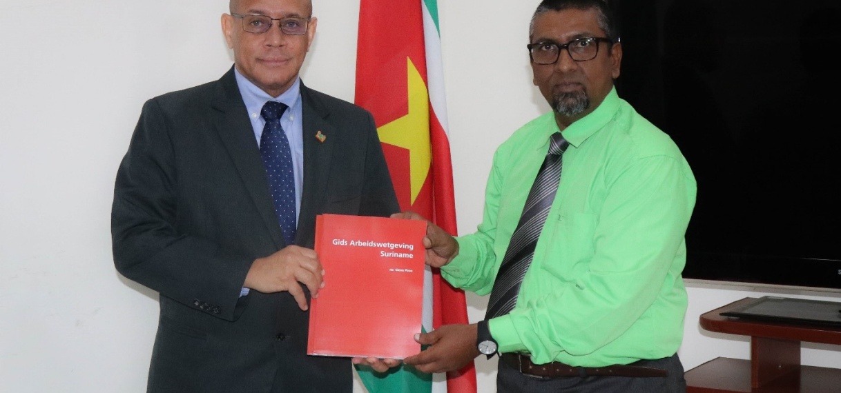 ‘Gids Arbeidswetgeving Suriname’ geeft eenvoudige uitleg over arbeidswetten