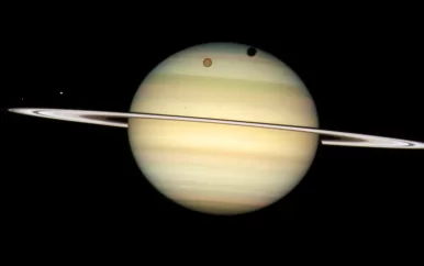 James Webb-telescoop spot voor het eerst wolken rond Saturnusmaan Titan