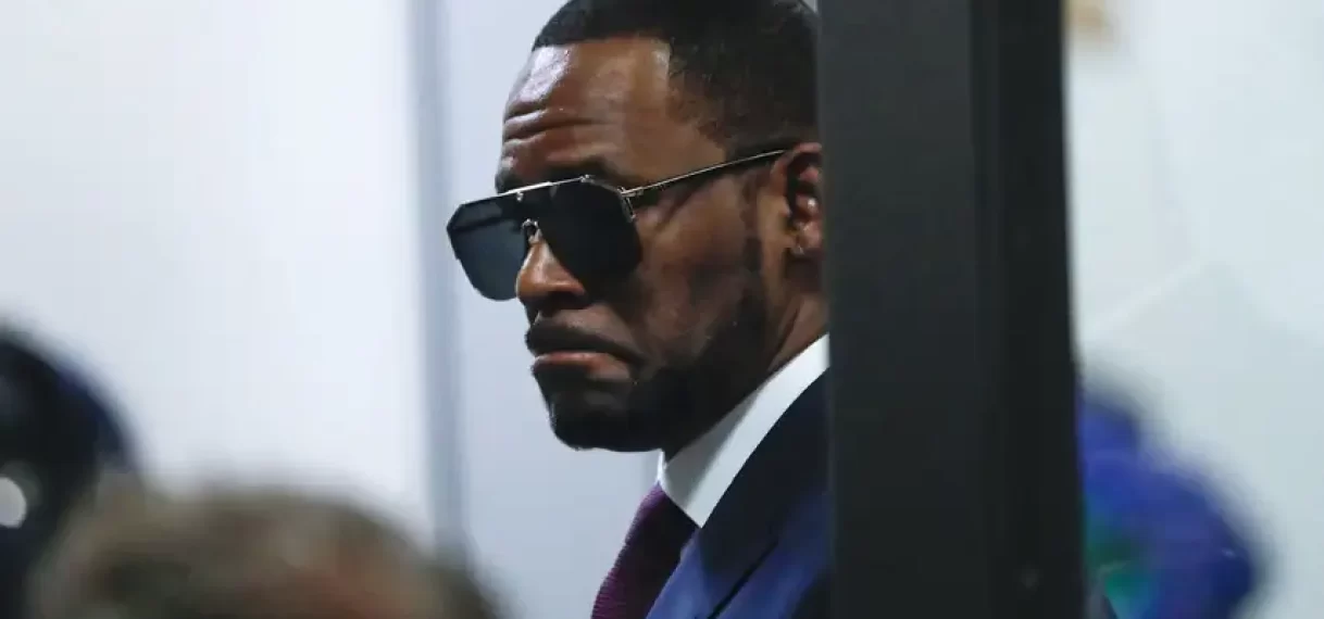 Nieuwe muziek van R. Kelly even online, maar niemand lijkt te weten hoe dat kan