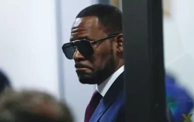 Nieuwe muziek van R. Kelly even online, maar niemand lijkt te weten hoe dat kan