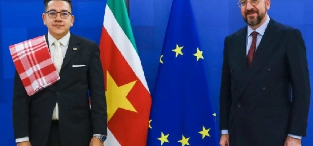Ambassadeur Van Lierop overhandigt geloofsbrieven aan Europese Unie