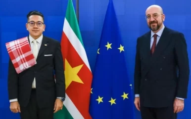 Ambassadeur Van Lierop overhandigt geloofsbrieven aan Europese Unie