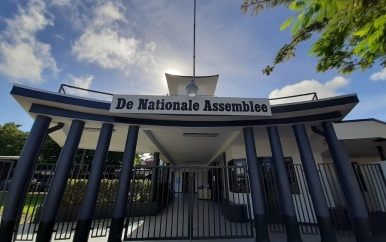 Parlement veroordeelt aanslag op gerechtsgebouw
