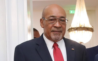 Bouterse in hoger beroep weer tot 20 jaar cel veroordeeld – OM gelast gevangenneming oud-president