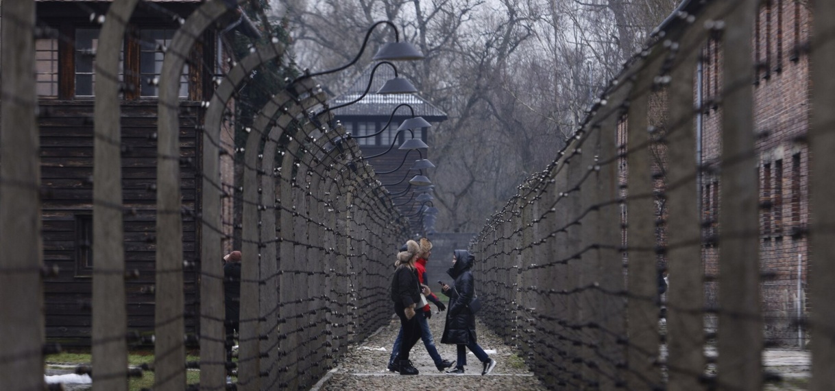 Directeur Auschwitz bij herdenking: Poetin lijdt net als nazi’s aan grootheidswaan