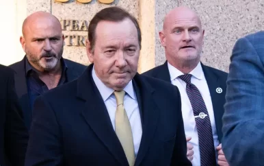 Kevin Spacey ‘leeft zijn leven elke dag’ ondanks rechtszaken over misbruik