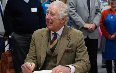 Charles wil winst van zijn windmolenparken in ‘algemeen belang’ steken