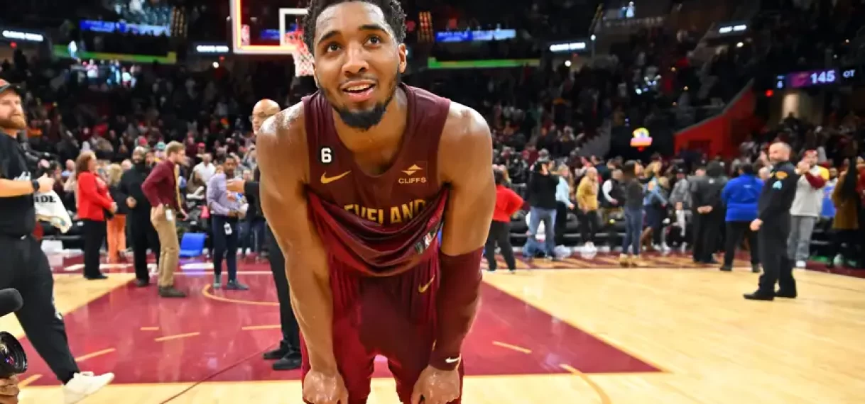 Donovan Mitchell zorgt voor hoogste score sinds 2006 in één NBA-wedstrijd