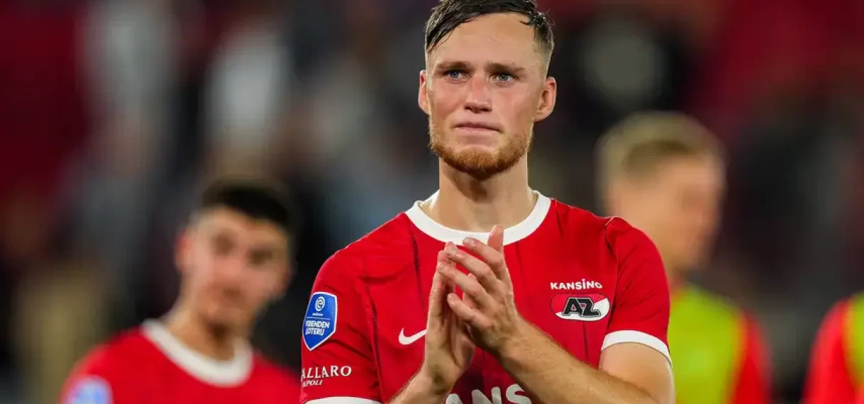 AZ-verdediger Beukema staat weken aan de kant door knieletsel