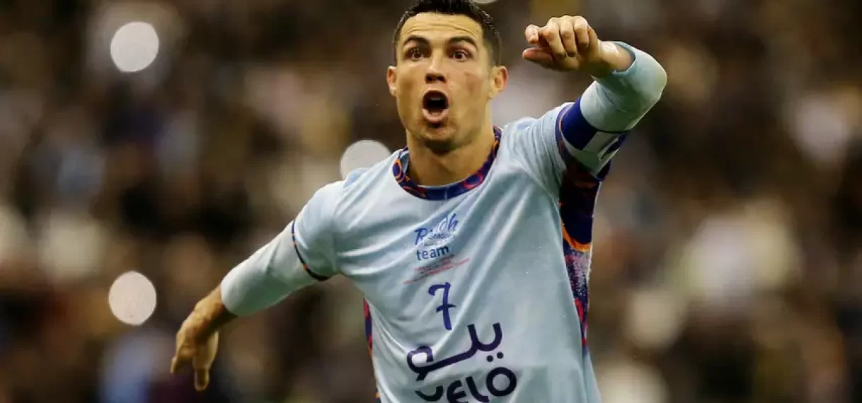 Saoedisch debuut Ronaldo tegen Messi en PSG mondt uit in spektakelstuk