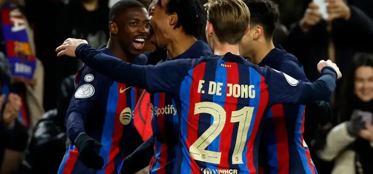 FC Barcelona klopt tiental Real Sociedad en bereikt halve finales Copa del Rey