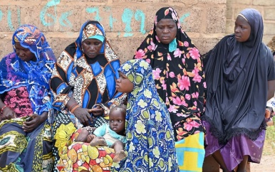 Tietallen vrouwen ontvoerd in Burkina Faso