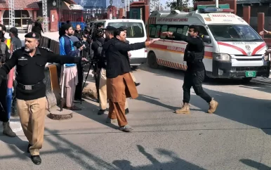 32 doden en 80 gewonden bij explosie in Pakistaanse moskee