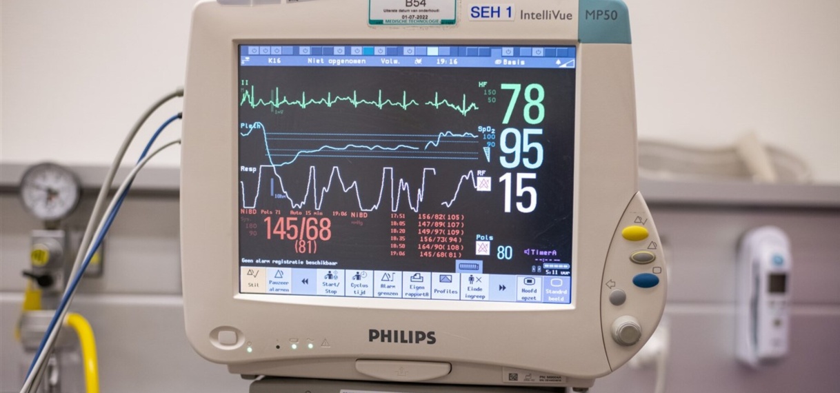 Pijn op de borst? Nieuwe handelwijze houdt patiënt uit ziekenhuis