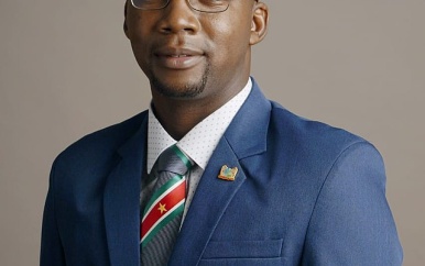 Granman der Trio’s brengt bezoek aan minister David Abiamofo