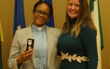 Surinaamse dominee ontving hoge onderscheiding in Canada