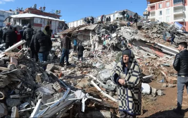 Al meer dan 16.000 doden door aardbevingen in Turkije en Syrië