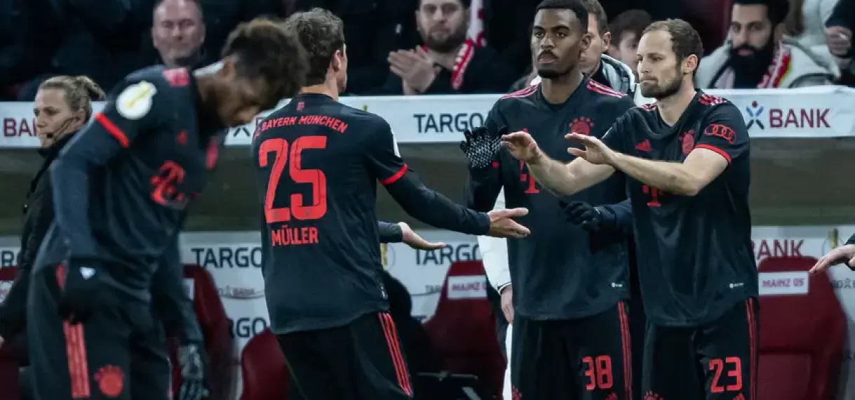 Blind debuteert en boekt met Bayern in bekertoernooi eerste zege van 2023
