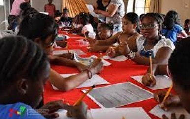 AWJ maakt kinderen van Para bewust van kinderrechten