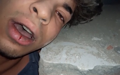 Jongen neemt afscheidsvideo op onder puin, maar overleeft