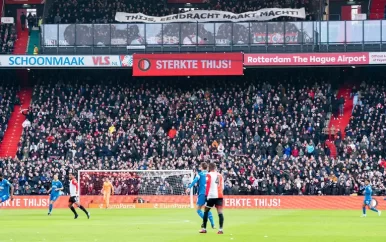 Steunbetuiging in de Eredivisie-topper tussen Feyenoord en PSV voor de Perschef Thijs Slegers
