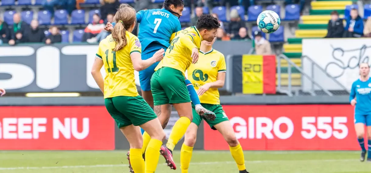 PSV Vrouwen boekt door late treffer Brugts knappe zege bij Fortuna Sittard