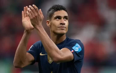 Varane stopt verrassend op 29-jarige leeftijd als international van Frankrijk