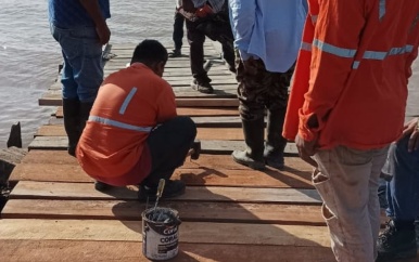 Openbare Werken herstelt aanmeersteiger Meerzorg