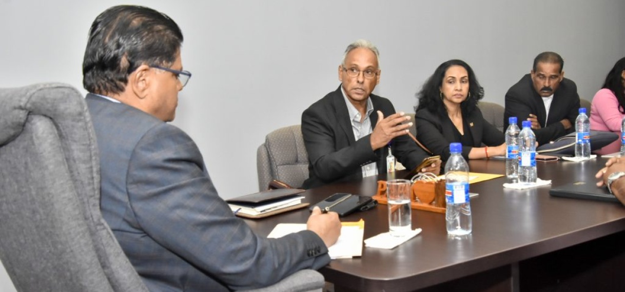 Hoofdbestuur VHP dringt bij president aan op opvoeren communicatie