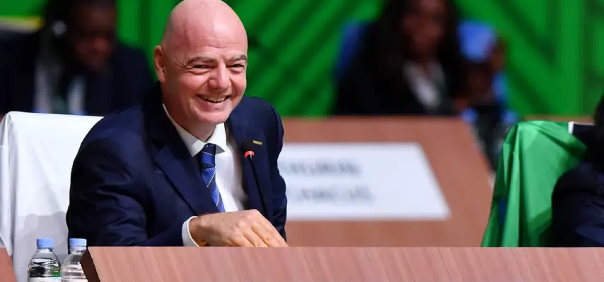 Herkozen FIFA-voorzitter Infantino wil nóg meer voetbaltoernooien organiseren