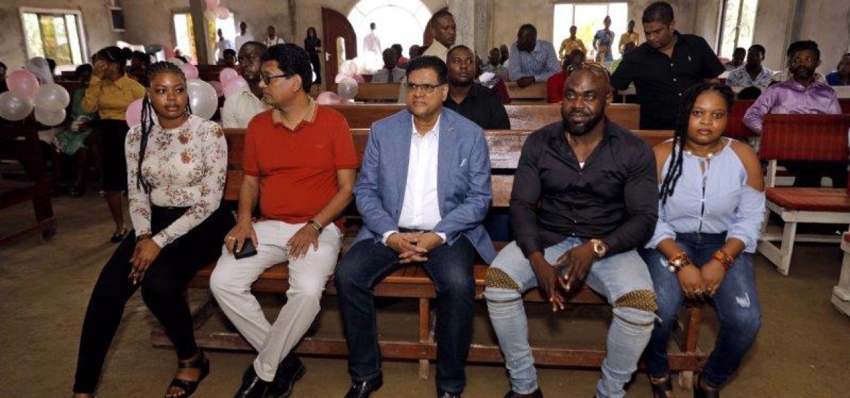 President Santokhi benadert Haïtiaanse gemeenschap