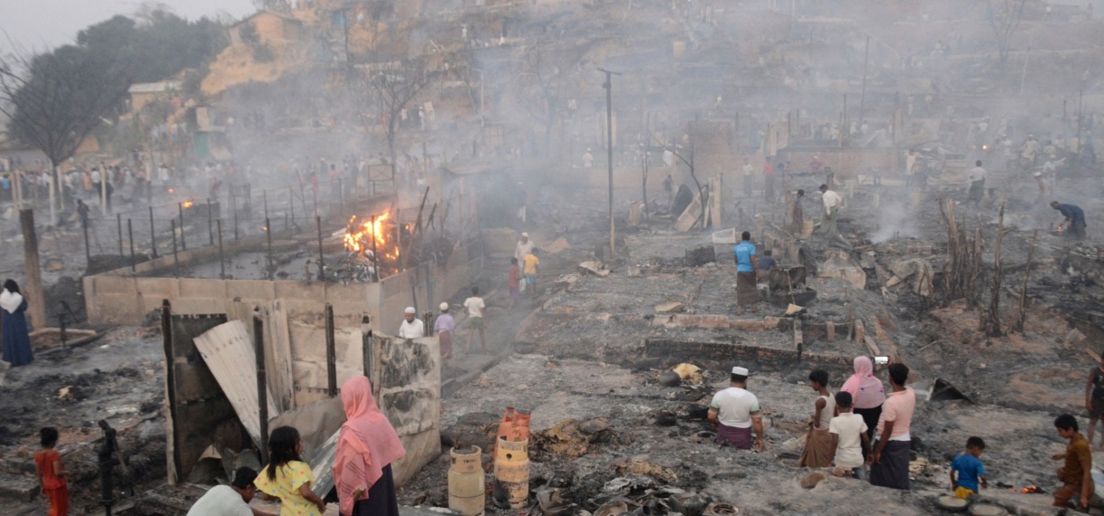 Duizenden Rohingya dakloos door grote brand in vluchtelingenkamp Bangladesh