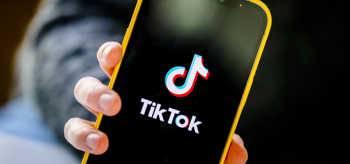 TikTok-verbod vooral politieke kwestie: grote werkgevers staan de app toe