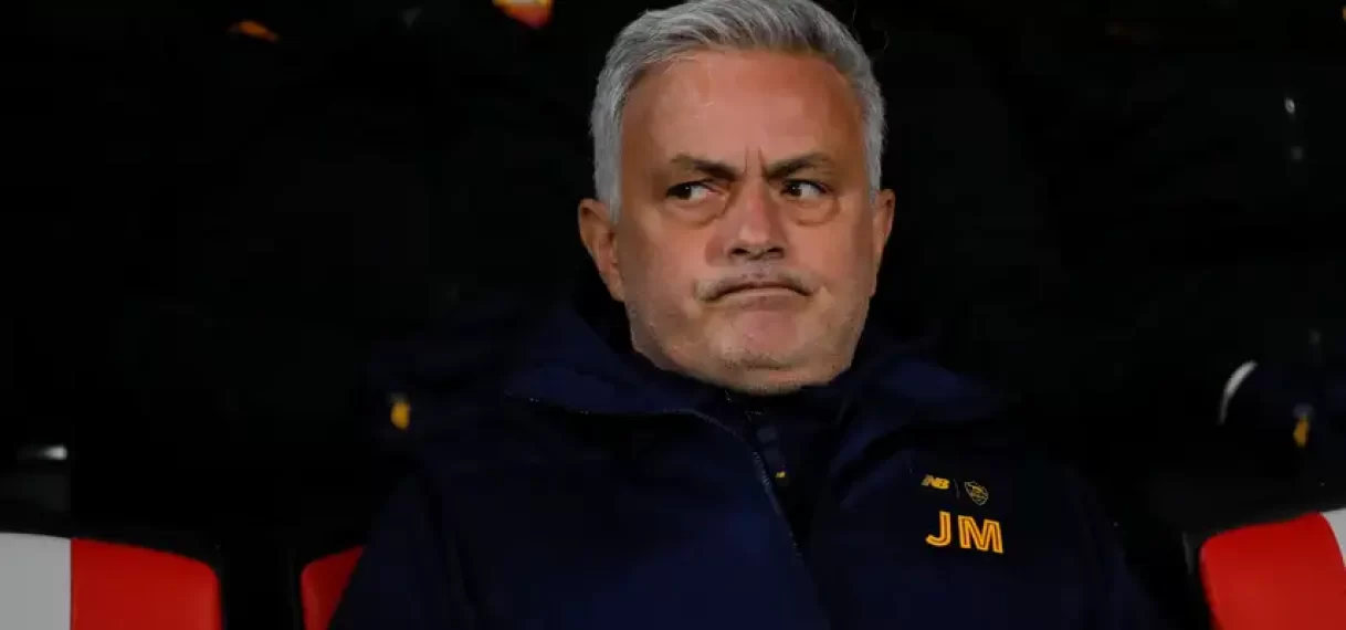 Weggestuurde Mourinho vindt dat hij is geprovoceerd door vierde official