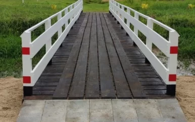 Gerenoveerde loopbrug nabij OS Houttuin 1 heropend