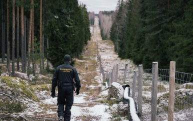 Finland begint aan bouw van metershoog hek op grens met Rusland